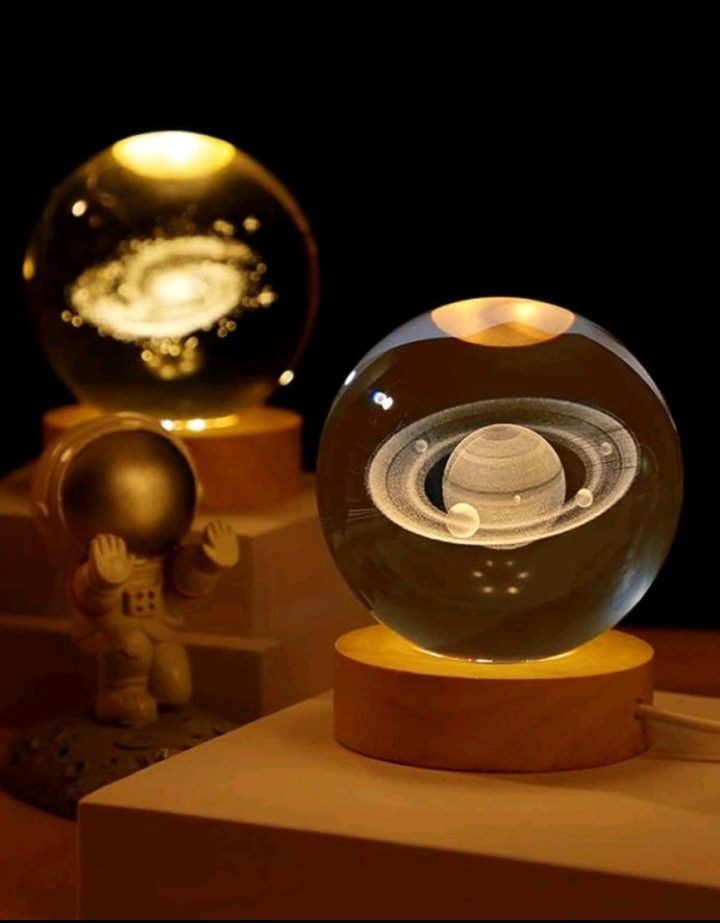 3D SATURN Crystal Ball Night Lamp – Warm White Galaxy Glow